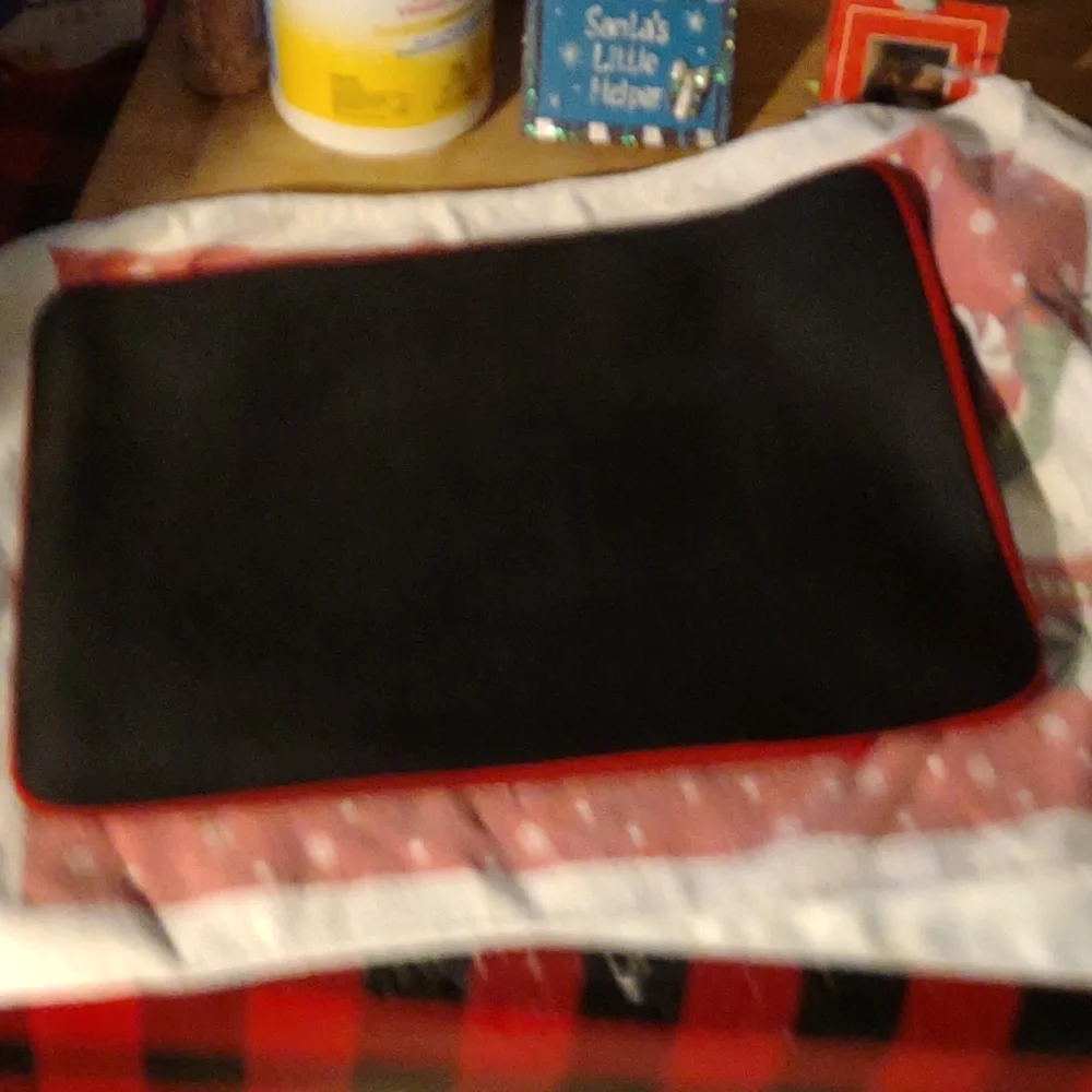 Hewlett-Packard black and red computer case/ cover